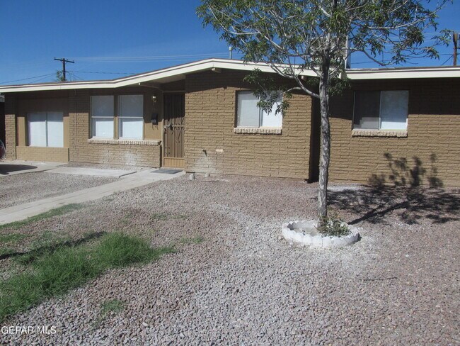 Primary Photo - 253 Jensen Ave