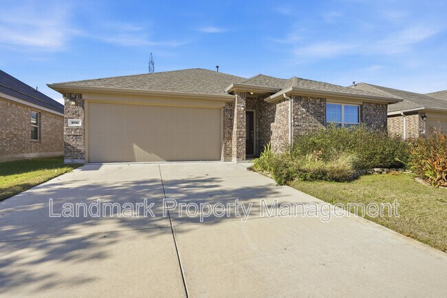 Primary Photo - 1701 E Lamar Blvd