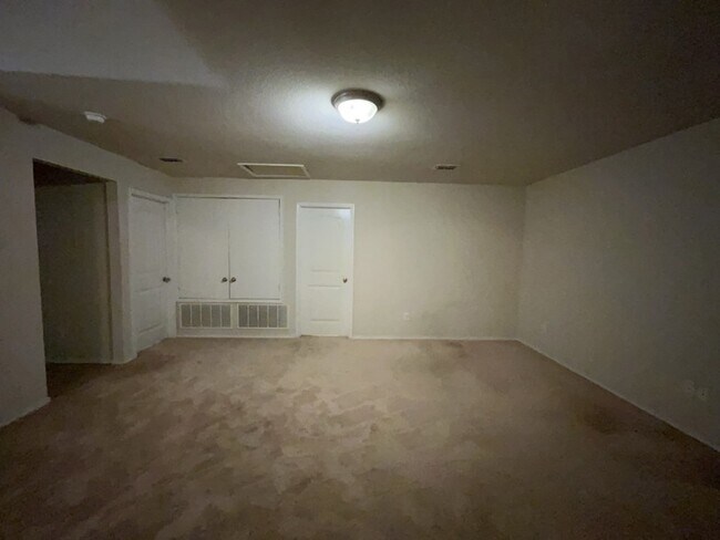 Building Photo - 8217 Spruce Meadows Dr
