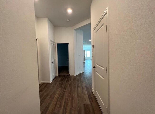 Building Photo - 3011 Azalea Pt