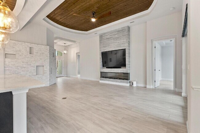 Building Photo - 128 Del Palma Dr