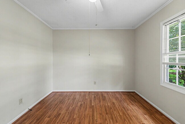 Building Photo - 124 Carolina Cir