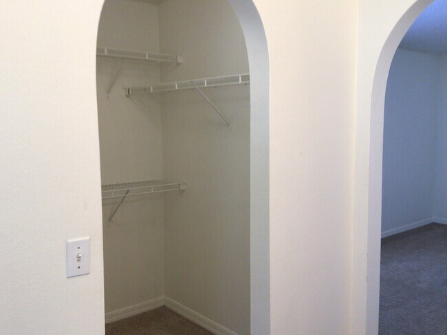 Building Photo - 16019 Horizon Court