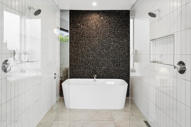 Building Photo - 4002 N 33rd Pl