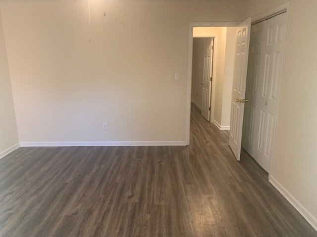 Building Photo - "Charming 2-Bedroom Duplex with 2 Full Bat...
