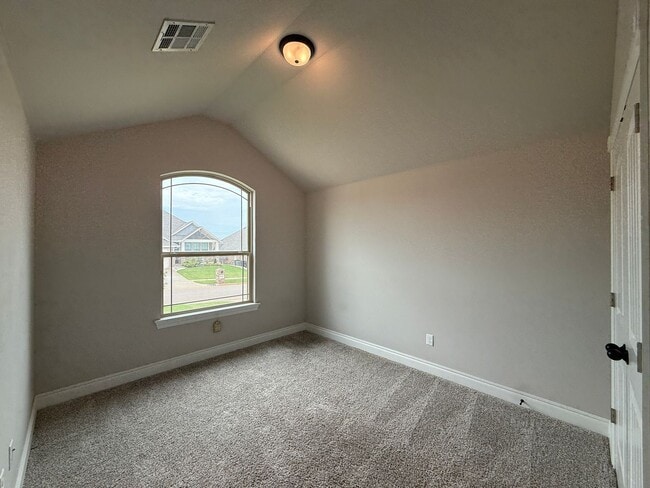 Building Photo - 9325 SW 44th Terrace