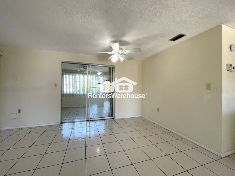 Building Photo - 3137 Coldwell Dr