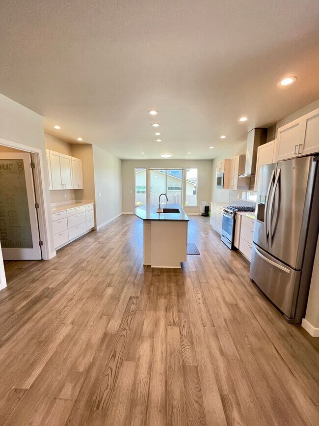 Building Photo - Flexible Living in North Ellensburg