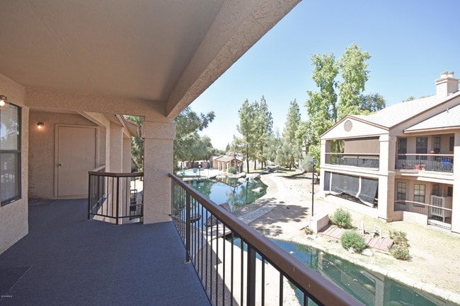 Building Photo - 6550 N 47th Ave