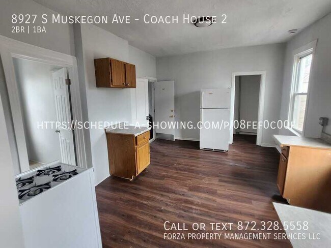 Building Photo - 8927 S Muskegon Ave
