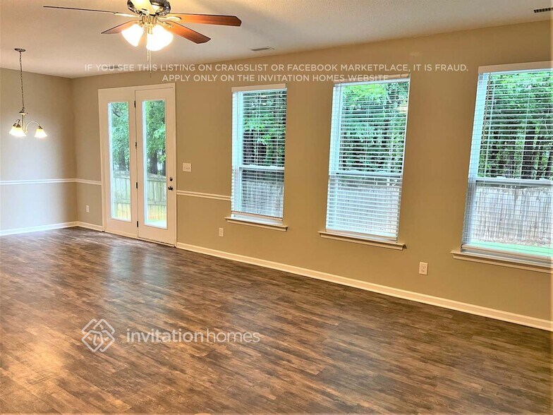 Building Photo - 15824 Homecoming Way