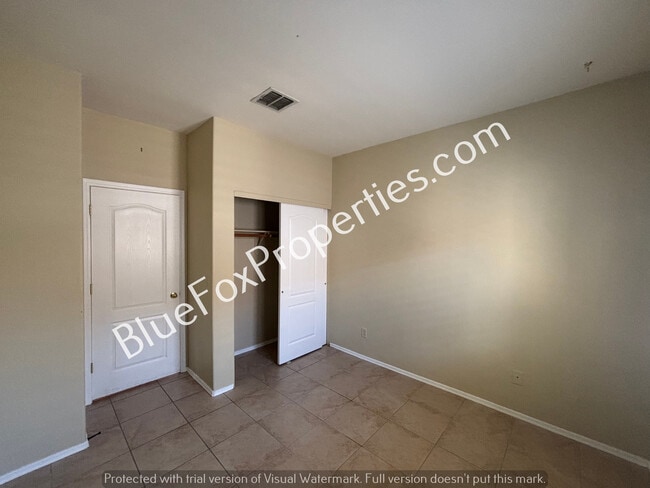 Building Photo - 5389 N Willow Thicket Way