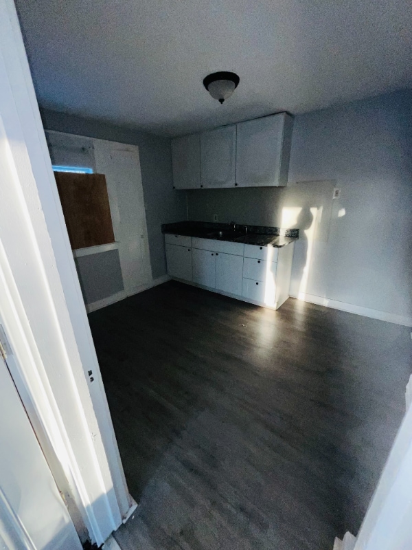 Building Photo - 5520 Haverhill St