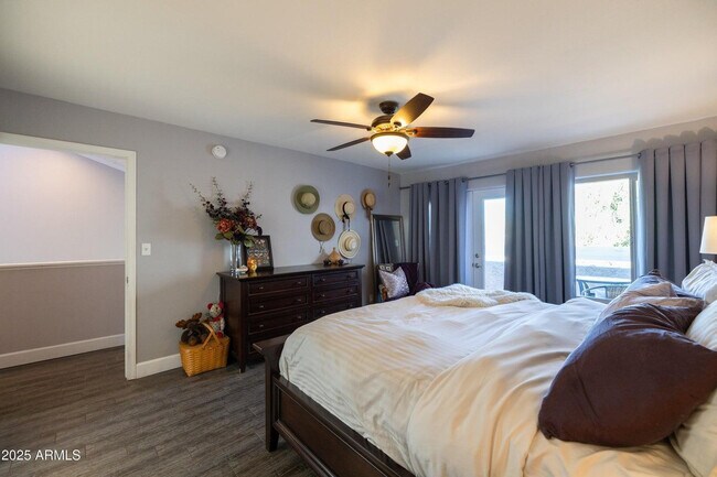 Building Photo - 5442 S Hurricane Ct