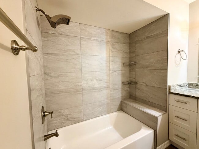 Building Photo - *** $500 OFF MOVE IN SPECIAL *** "Charming 3-Bed Condo with Scenic Views & Granite Finishes in Me...