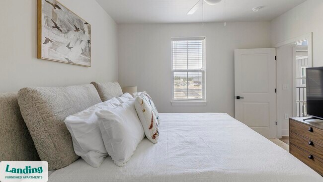 Building Photo - 170 Graphics Dr