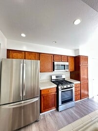 Building Photo - 5455 Sylmar Ave
