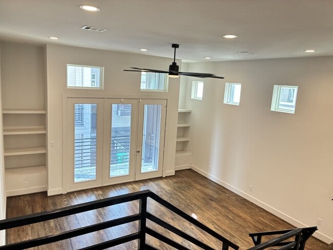 Building Photo - For Lease | 3 Bed, 3.5 Bath | 2,139 Sq Ft | Timber Heights Village |