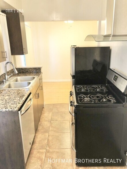 Building Photo - 2553 S Sepulveda Blvd