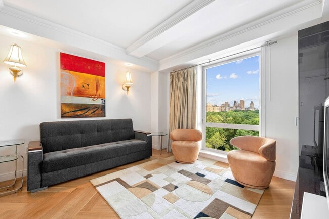 Building Photo - 160 Central Park S