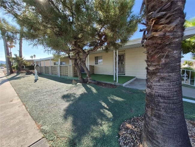 Building Photo - 1006 San Nicolas St