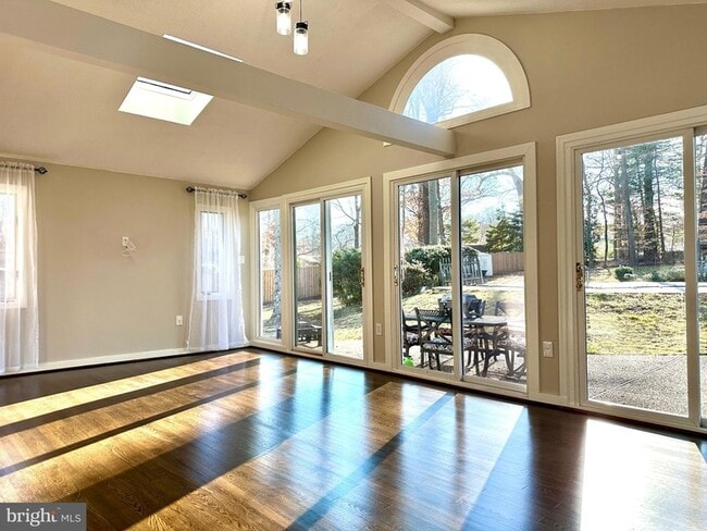 Building Photo - 2529 W Meredith Dr