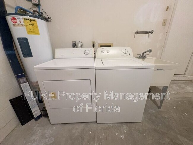 Building Photo - 8671 SW 97th St