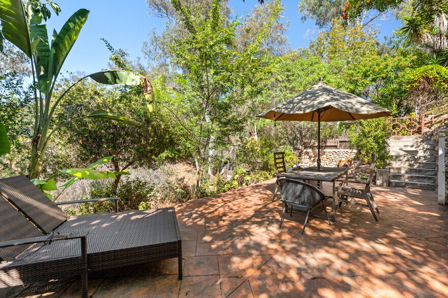 Building Photo - 5418 Siesta Dr