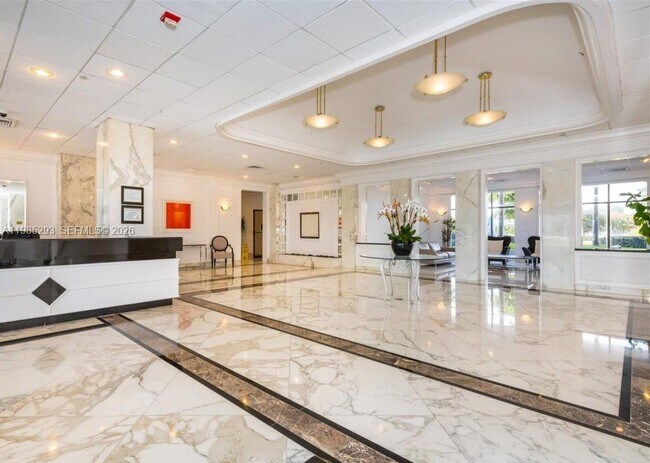 Building Photo - 5700 Collins Ave