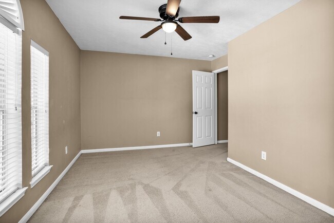 Building Photo - 20931 Deauville Dr