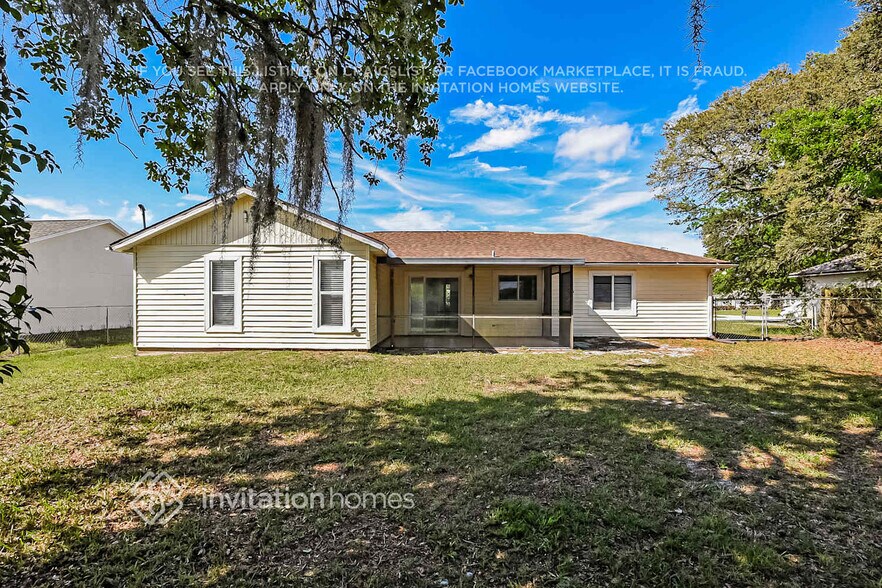 Building Photo - 3196 Sky St