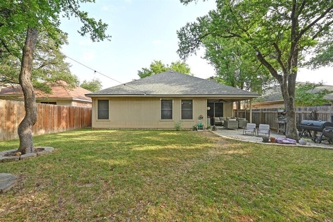 Building Photo - 2041 Desco Dr