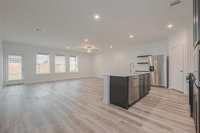 Building Photo - 3018 Skyline Mesa Dr