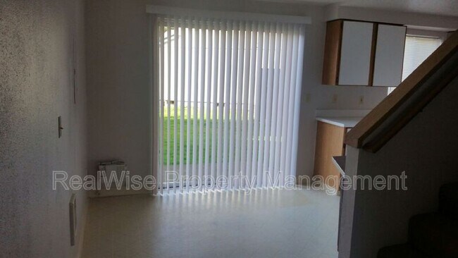 Building Photo - 2933 SE 38th Court