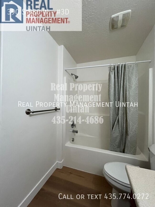 Building Photo - 390 980