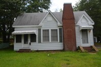 Building Photo - 201 N Farmerville St