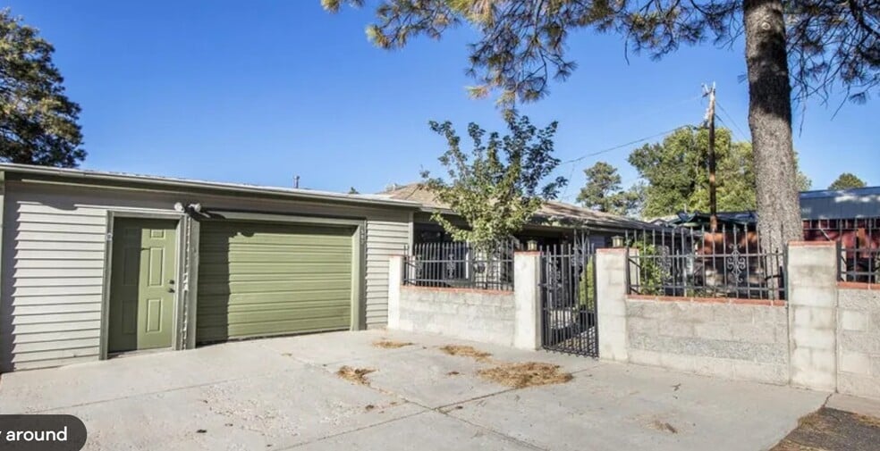 Building Photo - 502 E Woodland Dr