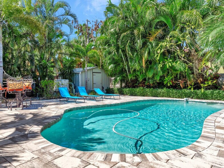 Building Photo - 3204 S Maritana Dr
