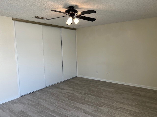 Building Photo - 1803 Foxlake Dr