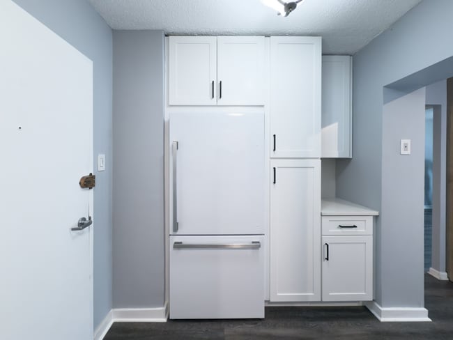 Building Photo - 1BR/1BA Condo with a Private balcony, Upda...