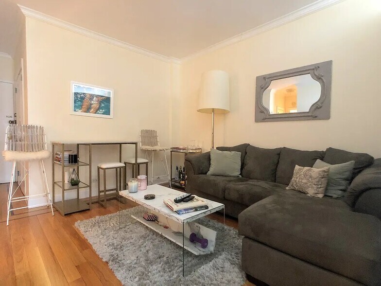 Building Photo - 333 E 34th St