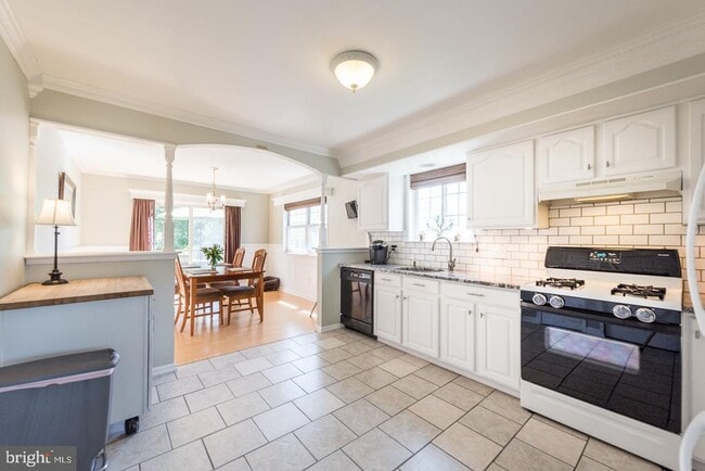 Building Photo - 19 Patriot Ct