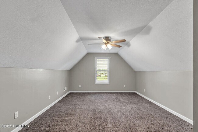 Building Photo - 102 Gabriels Wy