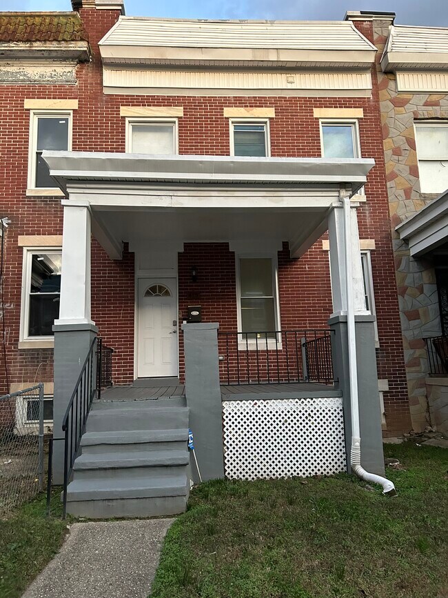 Primary Photo - 415 N Edgewood St