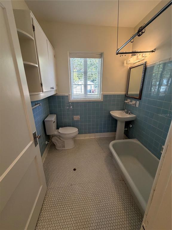 Building Photo - 48 Harvard St