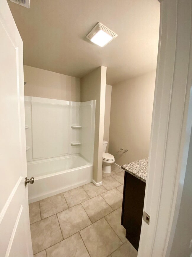 Building Photo - 13803 Quanah Ave