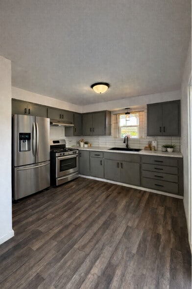 Building Photo - 2123 Down St