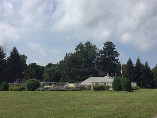 Building Photo - 3304 Baer Beach Rd