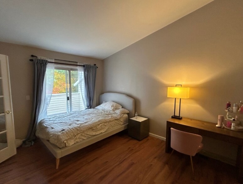 Building Photo - 31 Encampment Dr