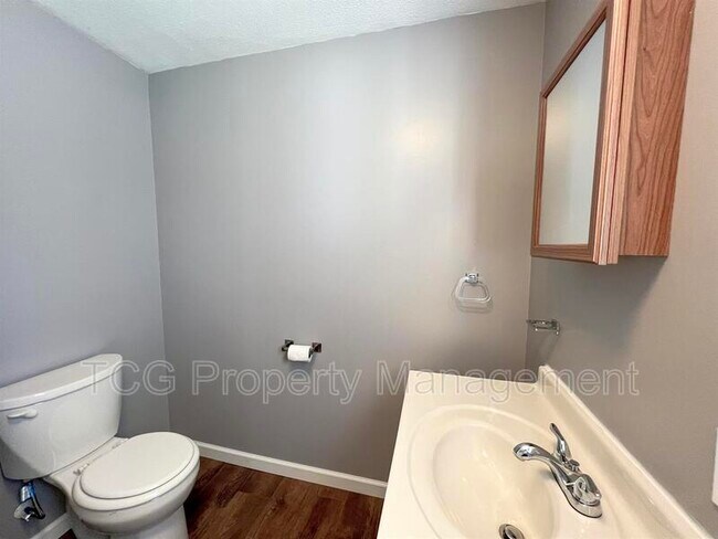 Building Photo - 629 3rd Ave